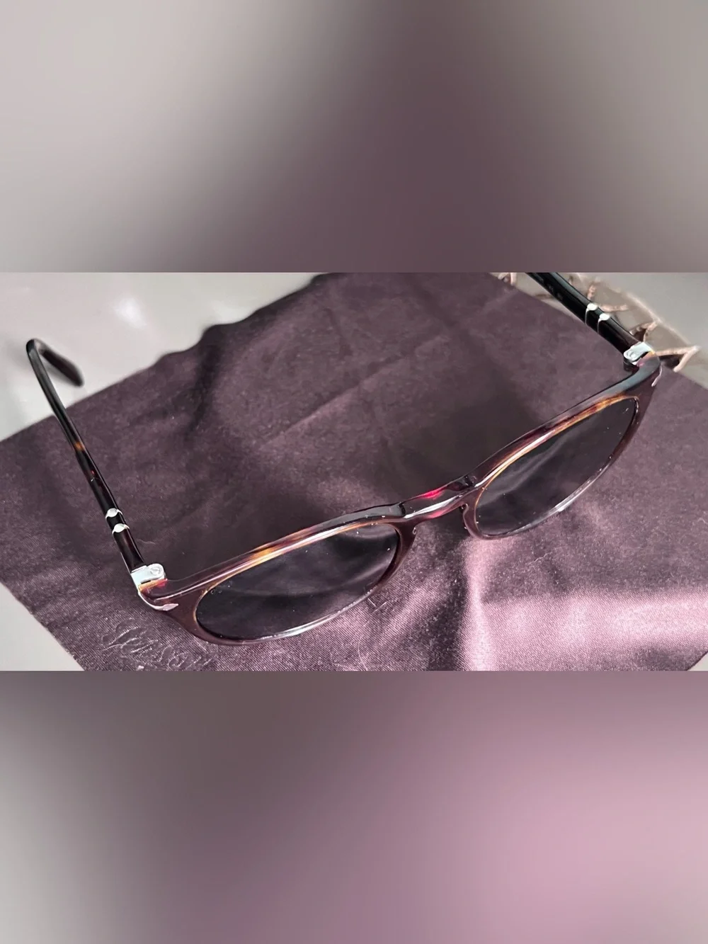 Persol PO3152S - Classic Tortoiseshell Round Sunglasses - Green Lenses